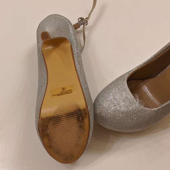 Delicacy Size 9 shoes - Picture 6 of 6